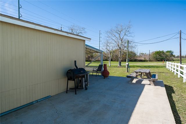 2222 Demory Lane, Aransas Pass, TX 78336