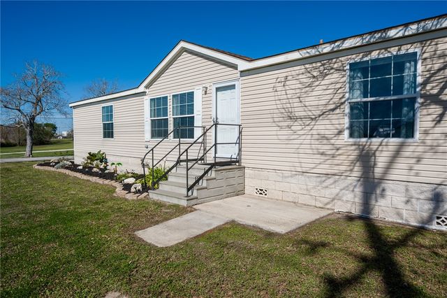 2222 Demory Lane, Aransas Pass, TX 78336