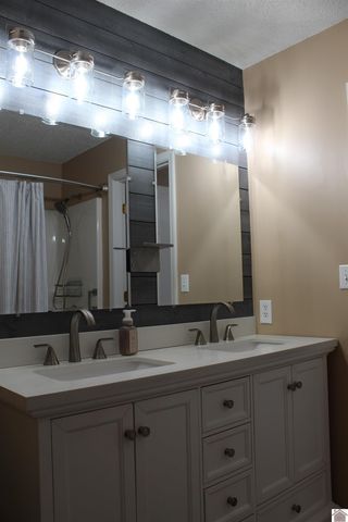 265 Green Oaks lane, Benton, KY 45025