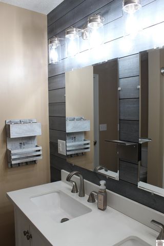 265 Green Oaks lane, Benton, KY 45025