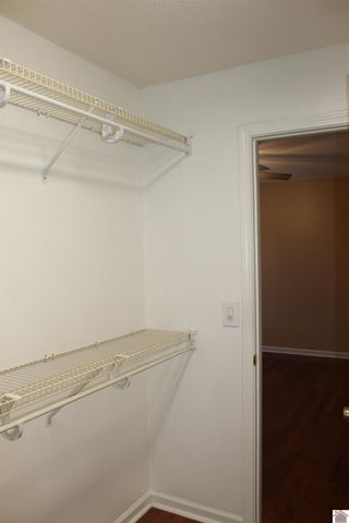 265 Green Oaks lane, Benton, KY 45025