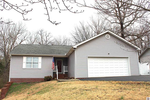 265 Green Oaks lane, Benton, KY 45025