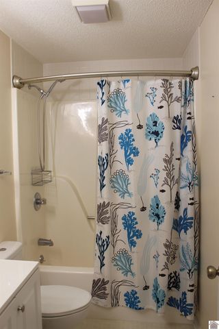 265 Green Oaks lane, Benton, KY 45025