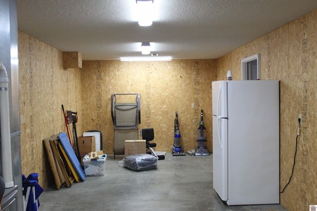 265 Green Oaks lane, Benton, KY 45025