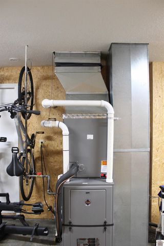 265 Green Oaks lane, Benton, KY 45025