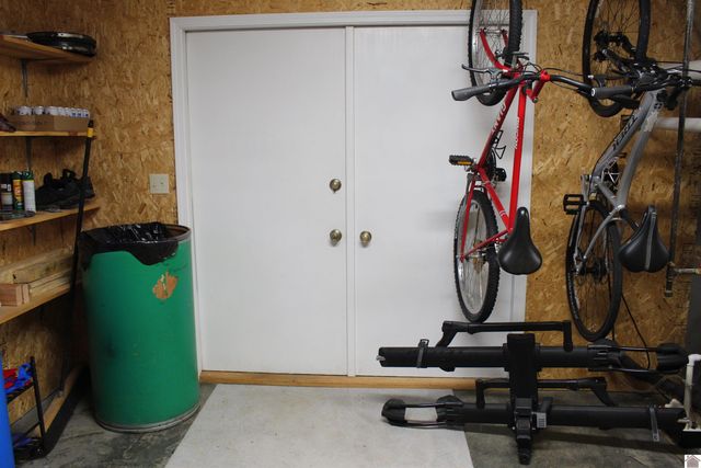 265 Green Oaks lane, Benton, KY 45025