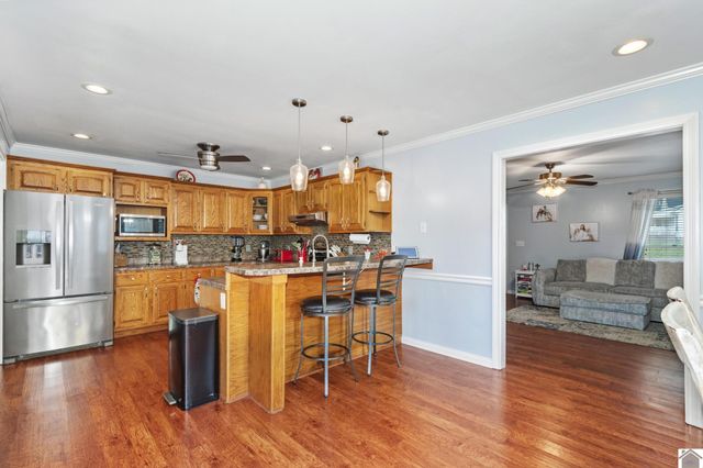 216 Sayre Dr, Mayfield, KY 42066