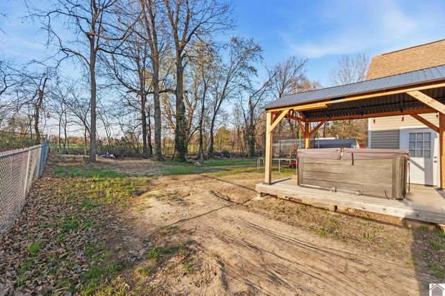 216 Sayre Dr, Mayfield, KY 42066