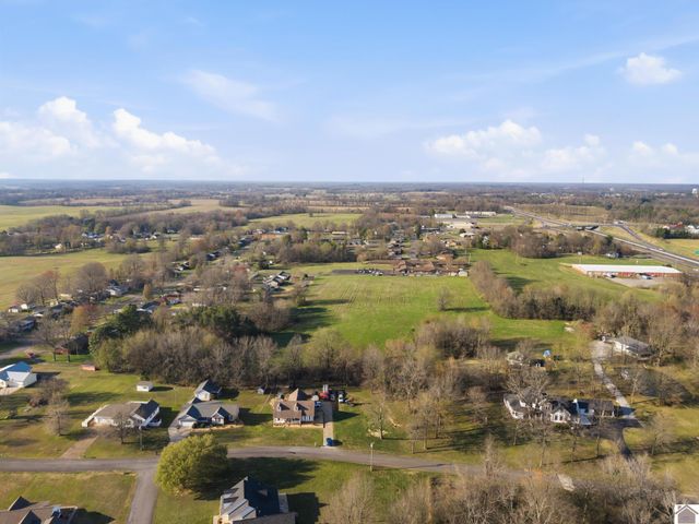 216 Sayre Dr, Mayfield, KY 42066