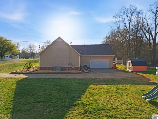 216 Sayre Dr, Mayfield, KY 42066