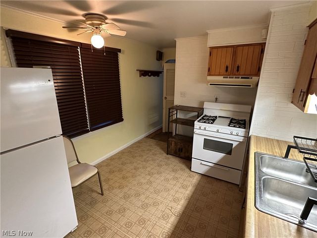 1867 Sheridan Avenue NE, Warren, OH 44483