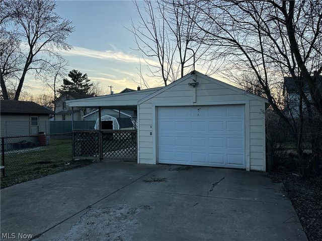 1867 Sheridan Avenue NE, Warren, OH 44483