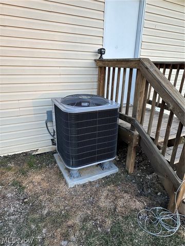 1867 Sheridan Avenue NE, Warren, OH 44483