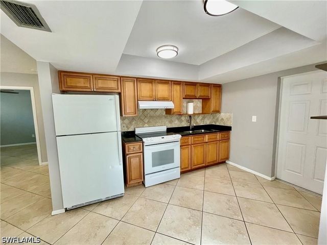 632 108th AVE N, Naples, FL 34108