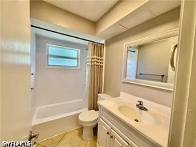 632 108th AVE N, Naples, FL 34108
