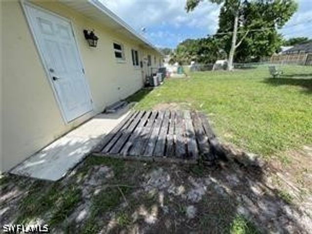 632 108th AVE N, Naples, FL 34108