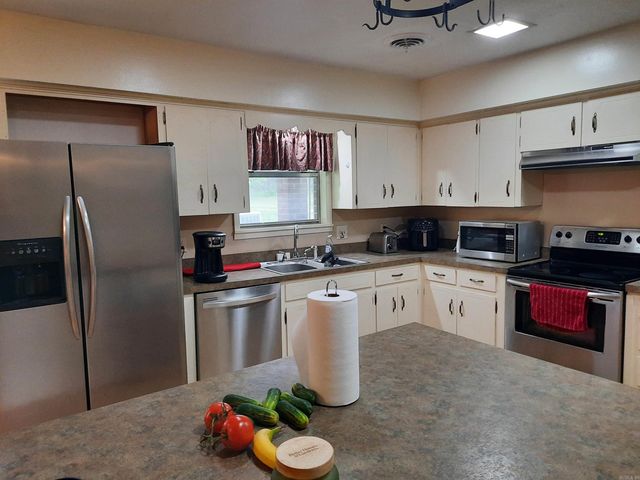 506 Hell Creek Road, Mountain View, AR 72560