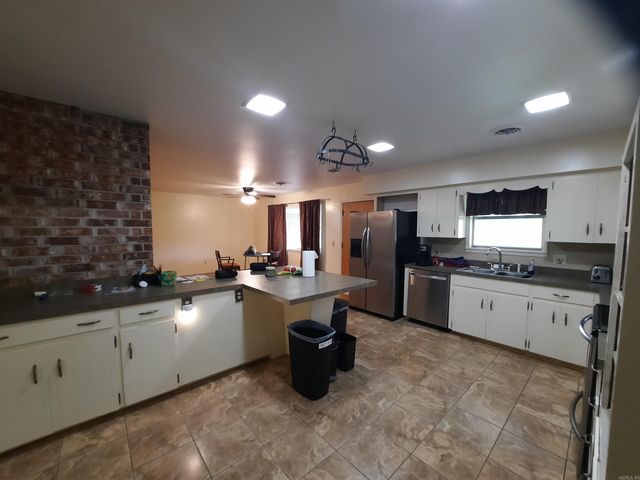 506 Hell Creek Road, Mountain View, AR 72560