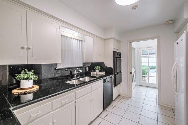 6122 Piping Rock Lane, Houston, TX 77057