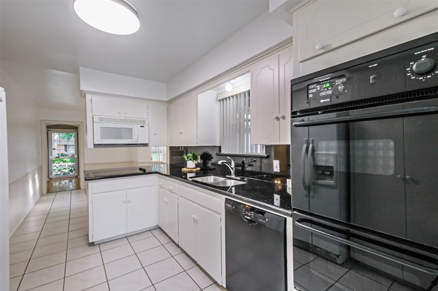 6122 Piping Rock Lane, Houston, TX 77057