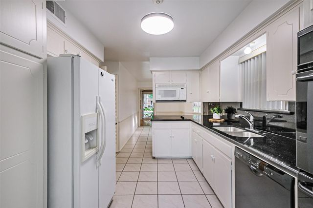 6122 Piping Rock Lane, Houston, TX 77057