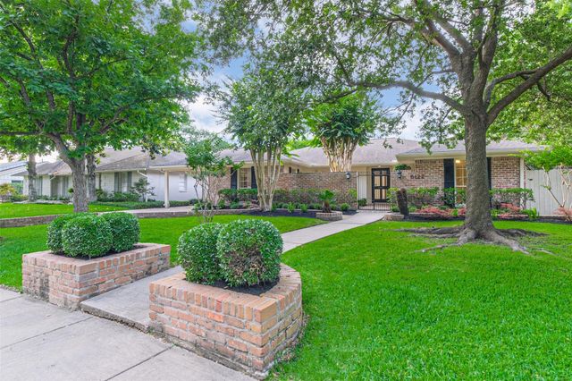 6122 Piping Rock Lane, Houston, TX 77057