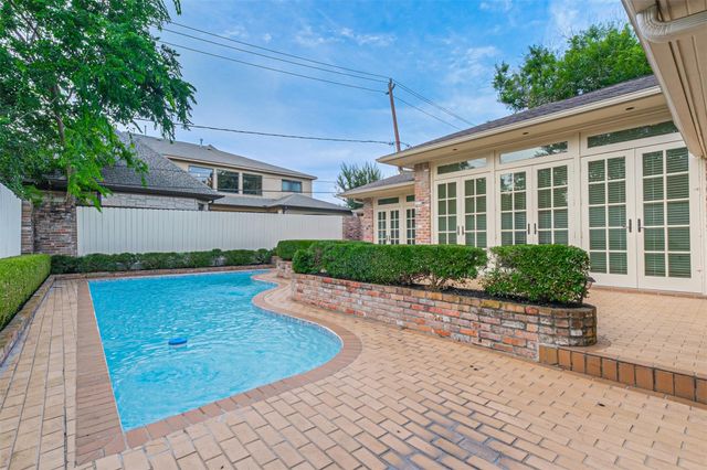 6122 Piping Rock Lane, Houston, TX 77057