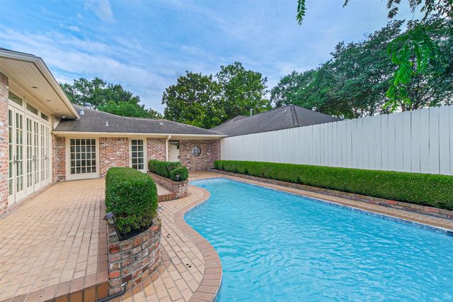 6122 Piping Rock Lane, Houston, TX 77057