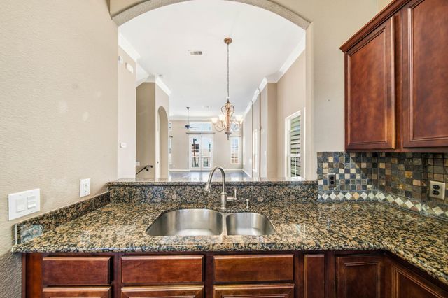 5519 Kiam Street, Houston, TX 77007