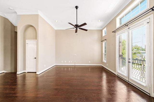 5519 Kiam Street, Houston, TX 77007