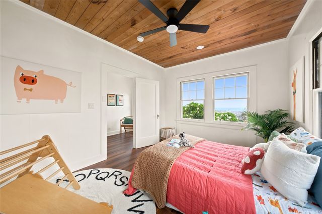 1176 Alewa Drive, Honolulu, HI 96817