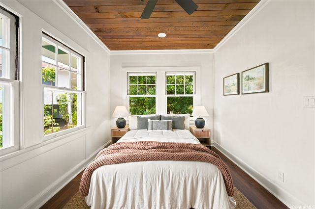1176 Alewa Drive, Honolulu, HI 96817