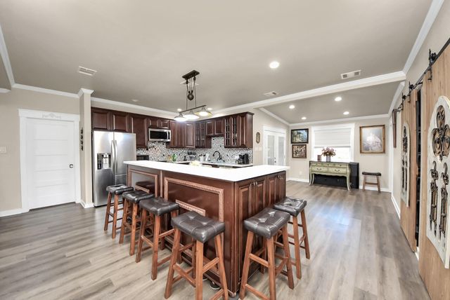 1106 S 8th Street, La Porte, TX 77571