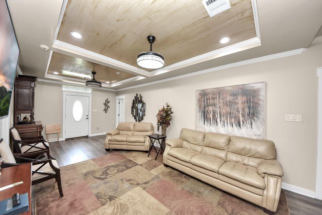 1106 S 8th Street, La Porte, TX 77571