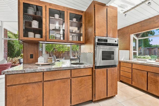 1729 Comstock Way, San Jose, CA 95124