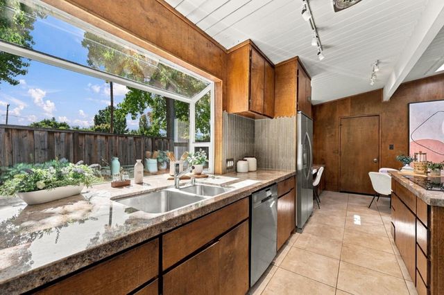 1729 Comstock Way, San Jose, CA 95124