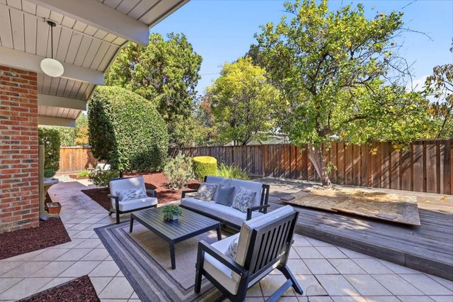 1729 Comstock Way, San Jose, CA 95124