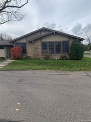 2787 Roundtree Drive, Troy, MI 48083