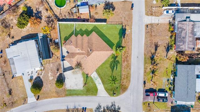 15 WILLOW ST, Lehigh Acres, FL 33936