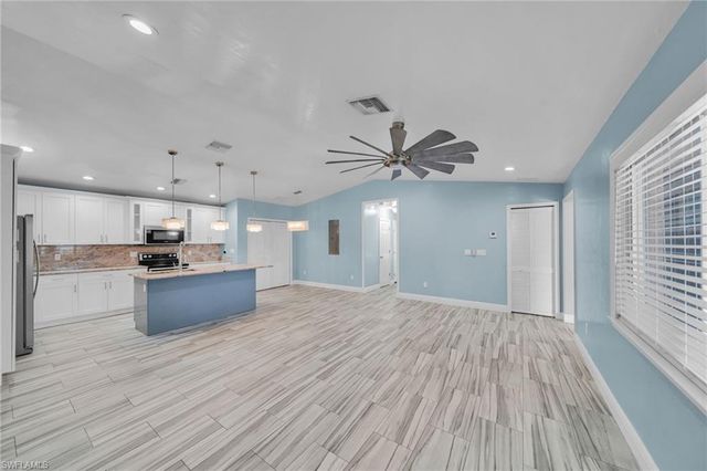 15 WILLOW ST, Lehigh Acres, FL 33936