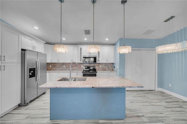 15 WILLOW ST, Lehigh Acres, FL 33936
