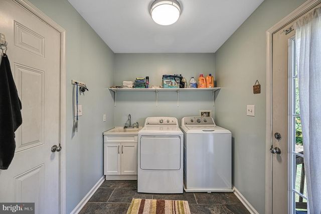 2300 BELLE MEADE RD, Bumpass, VA 23024