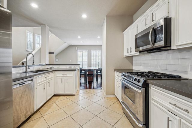 5239 Schuler Street C, Houston, TX 77007