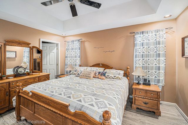 11412 Delmar Drive, Fenton, MI 48430