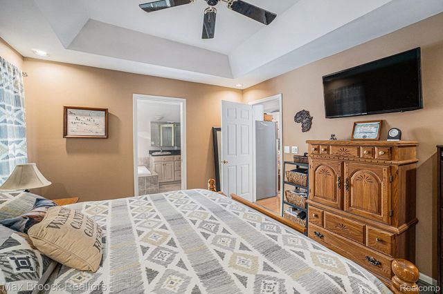 11412 Delmar Drive, Fenton, MI 48430