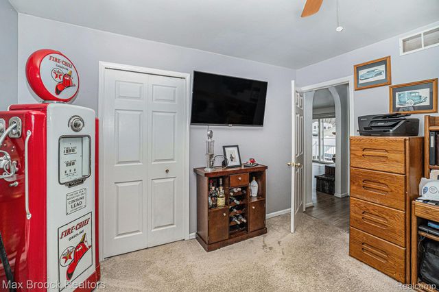 11412 Delmar Drive, Fenton, MI 48430