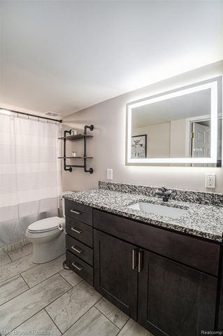 11412 Delmar Drive, Fenton, MI 48430