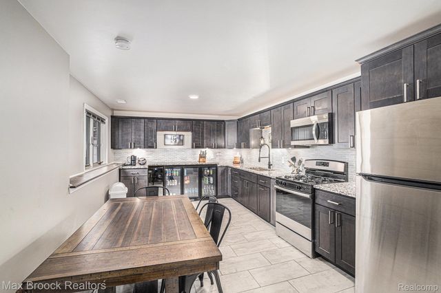 11412 Delmar Drive, Fenton, MI 48430