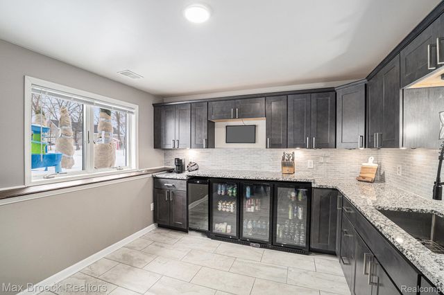 11412 Delmar Drive, Fenton, MI 48430