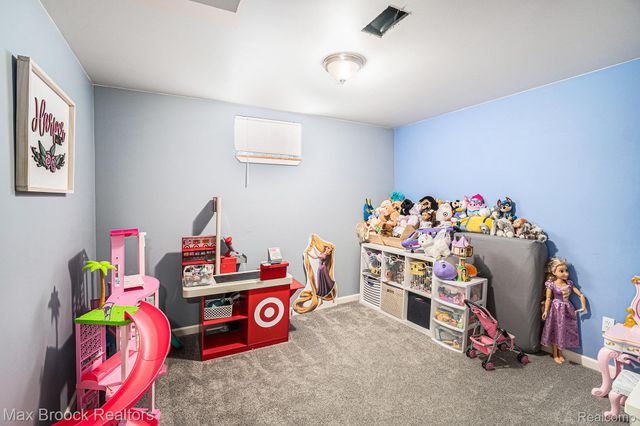 11412 Delmar Drive, Fenton, MI 48430